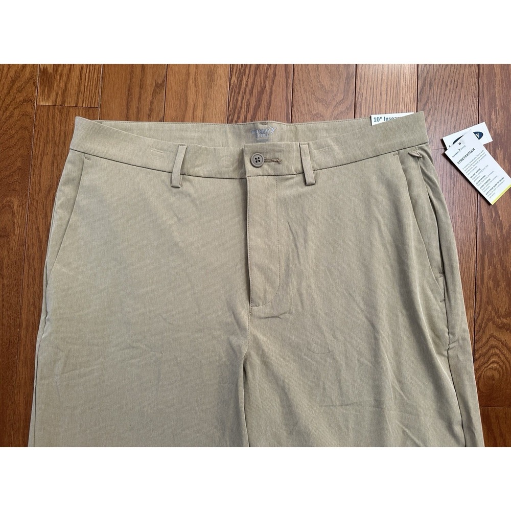 Men's Old Navy Stretch Tech Mens Size 36 Beige Shorts 10" Inseam NWT